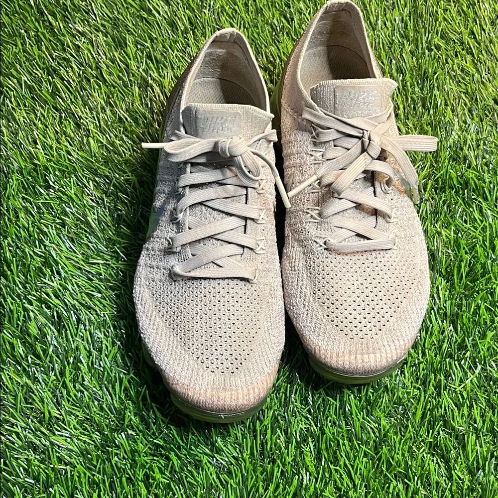 Nike Women’sFlyKnit  vapormaxKnit Lace-Up Sneakers - Light Beige